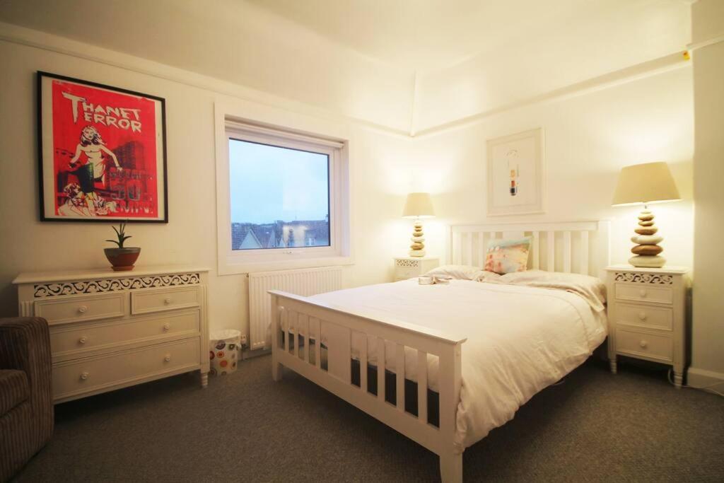 Sunrise! ~ 2 Bedrooms, Garden, Parking, Sea Views St Ives Zewnętrze zdjęcie